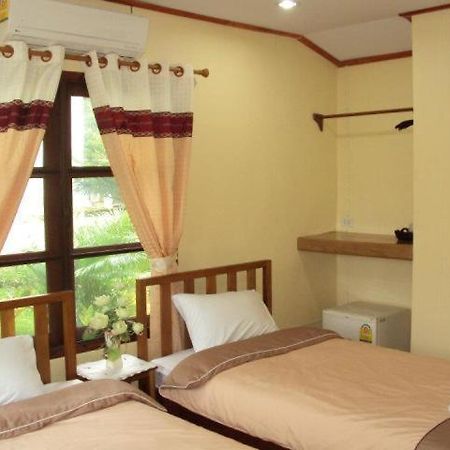 Baanphuthadol Hotel Mae Hong Son Exterior foto