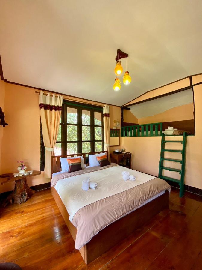 Baanphuthadol Hotel Mae Hong Son Exterior foto